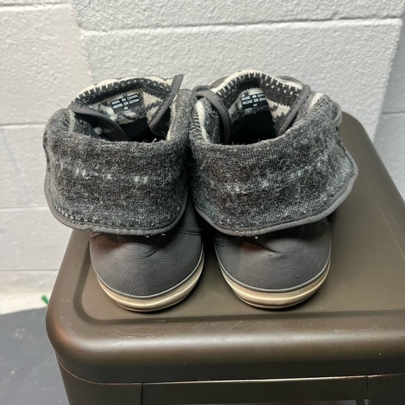 Aldo Sneakers for Men. Gray Aztec print - Picture 2 of 5